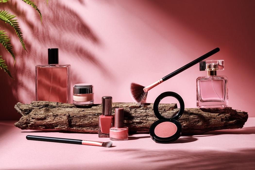 Choosing safe and healthy makeup products